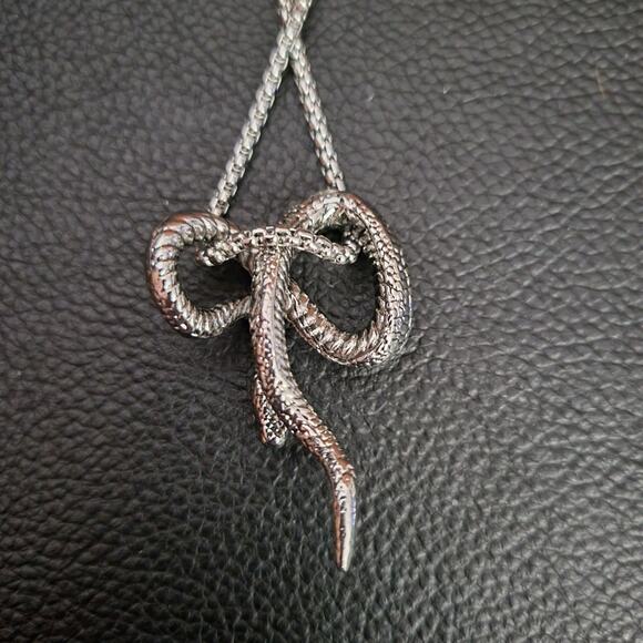 Silver coiled snake chain necklace - Picture 3 of 4